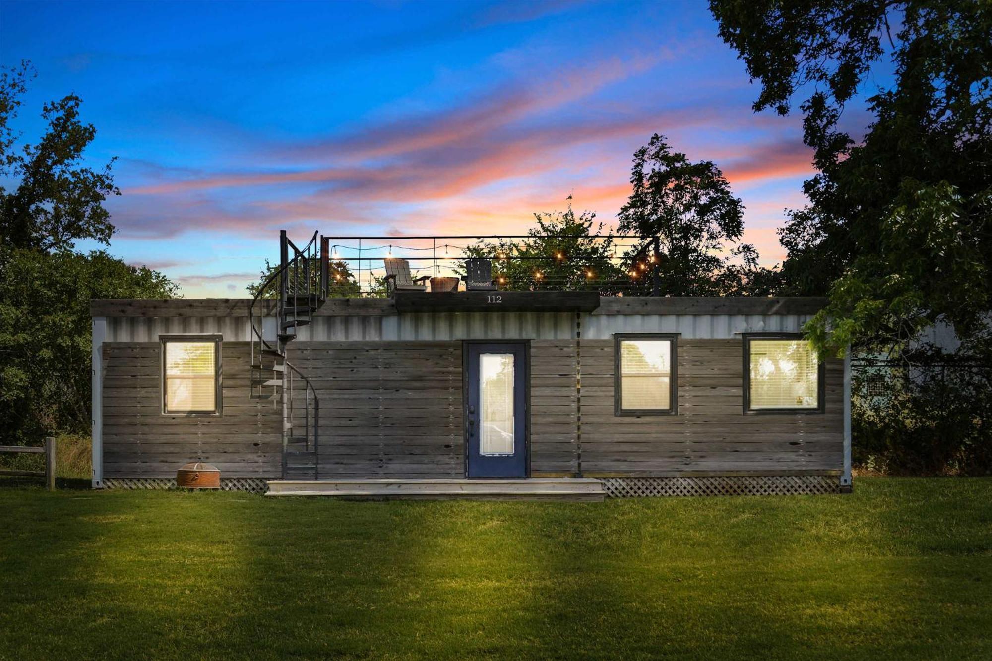Willa The Woods- Container Tiny House 12 Min To Magnolia/Baylor/Downtown Bellmead Zewnętrze zdjęcie